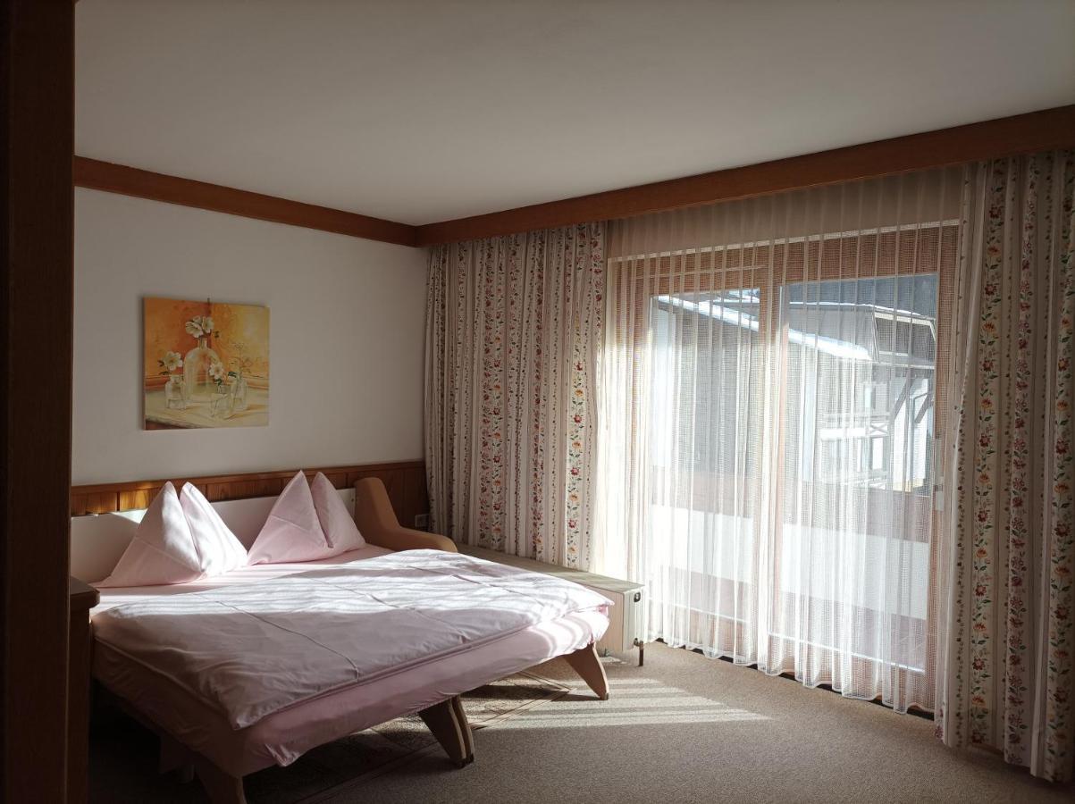 Fruehstueckspension-Appartementhaus Wasserer Bad Kleinkirchheim Buitenkant foto