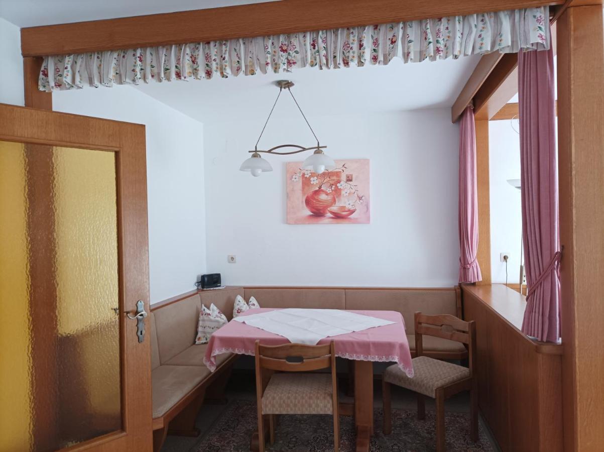 Fruehstueckspension-Appartementhaus Wasserer Bad Kleinkirchheim Buitenkant foto
