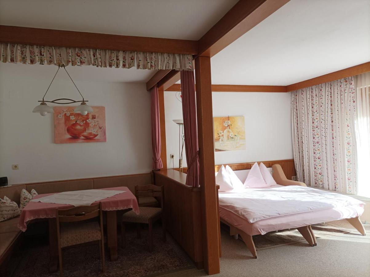Fruehstueckspension-Appartementhaus Wasserer Bad Kleinkirchheim Buitenkant foto