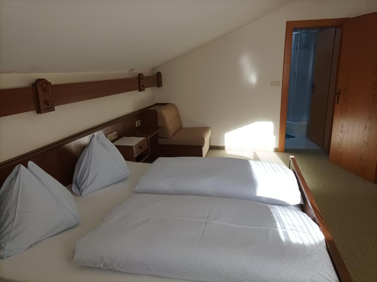 Fruehstueckspension-Appartementhaus Wasserer Bad Kleinkirchheim Buitenkant foto