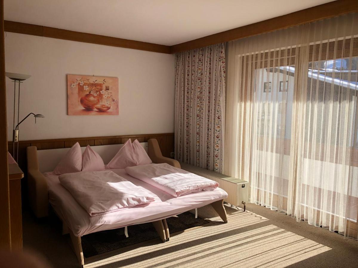 Fruehstueckspension-Appartementhaus Wasserer Bad Kleinkirchheim Buitenkant foto