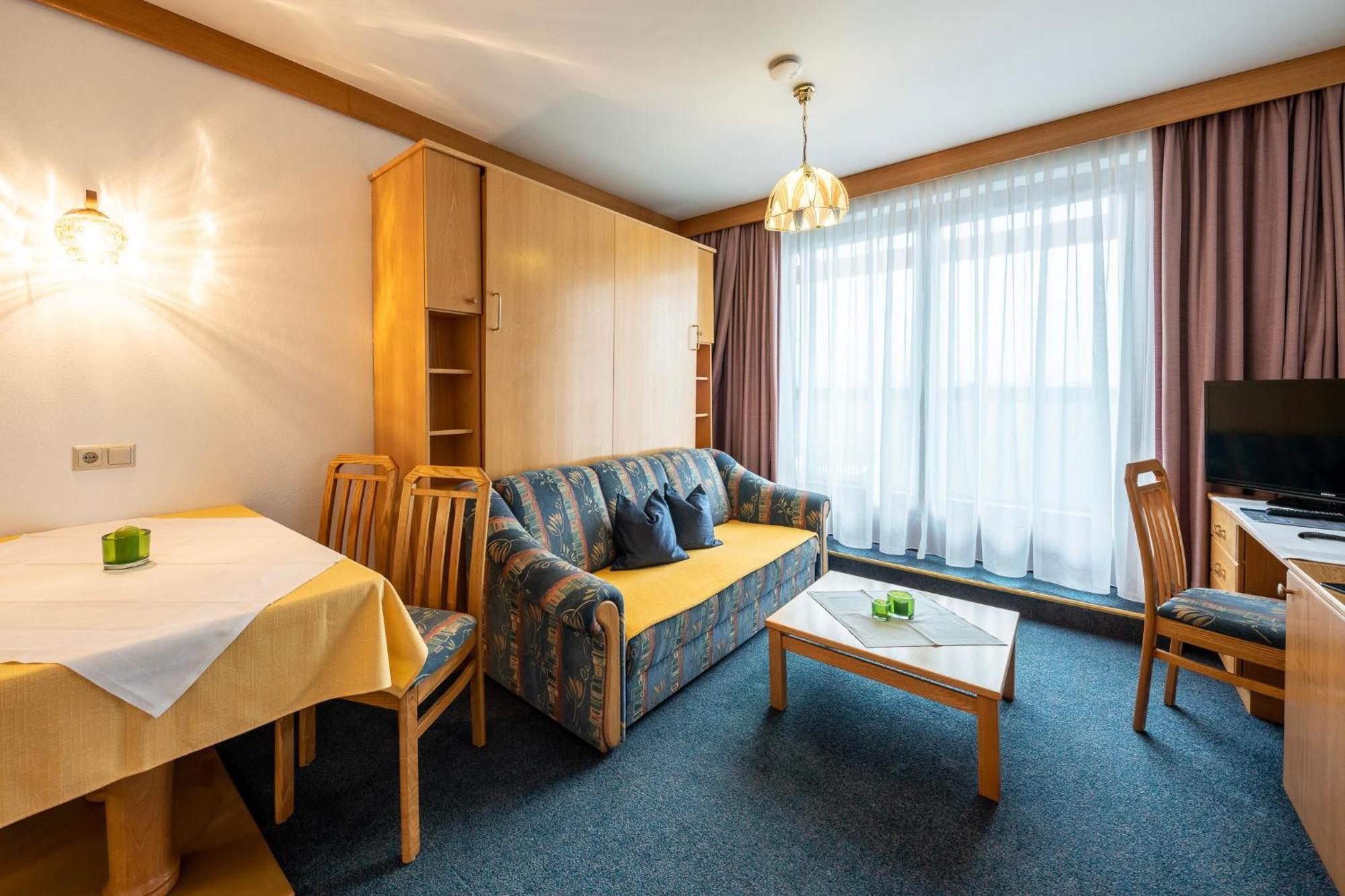 Fruehstueckspension-Appartementhaus Wasserer Bad Kleinkirchheim Buitenkant foto