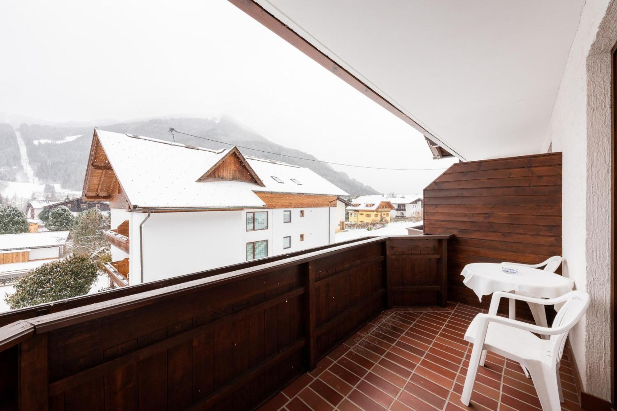 Fruehstueckspension-Appartementhaus Wasserer Bad Kleinkirchheim Buitenkant foto