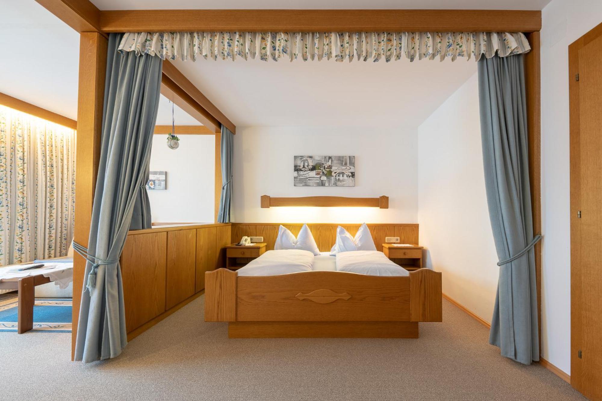 Fruehstueckspension-Appartementhaus Wasserer Bad Kleinkirchheim Buitenkant foto