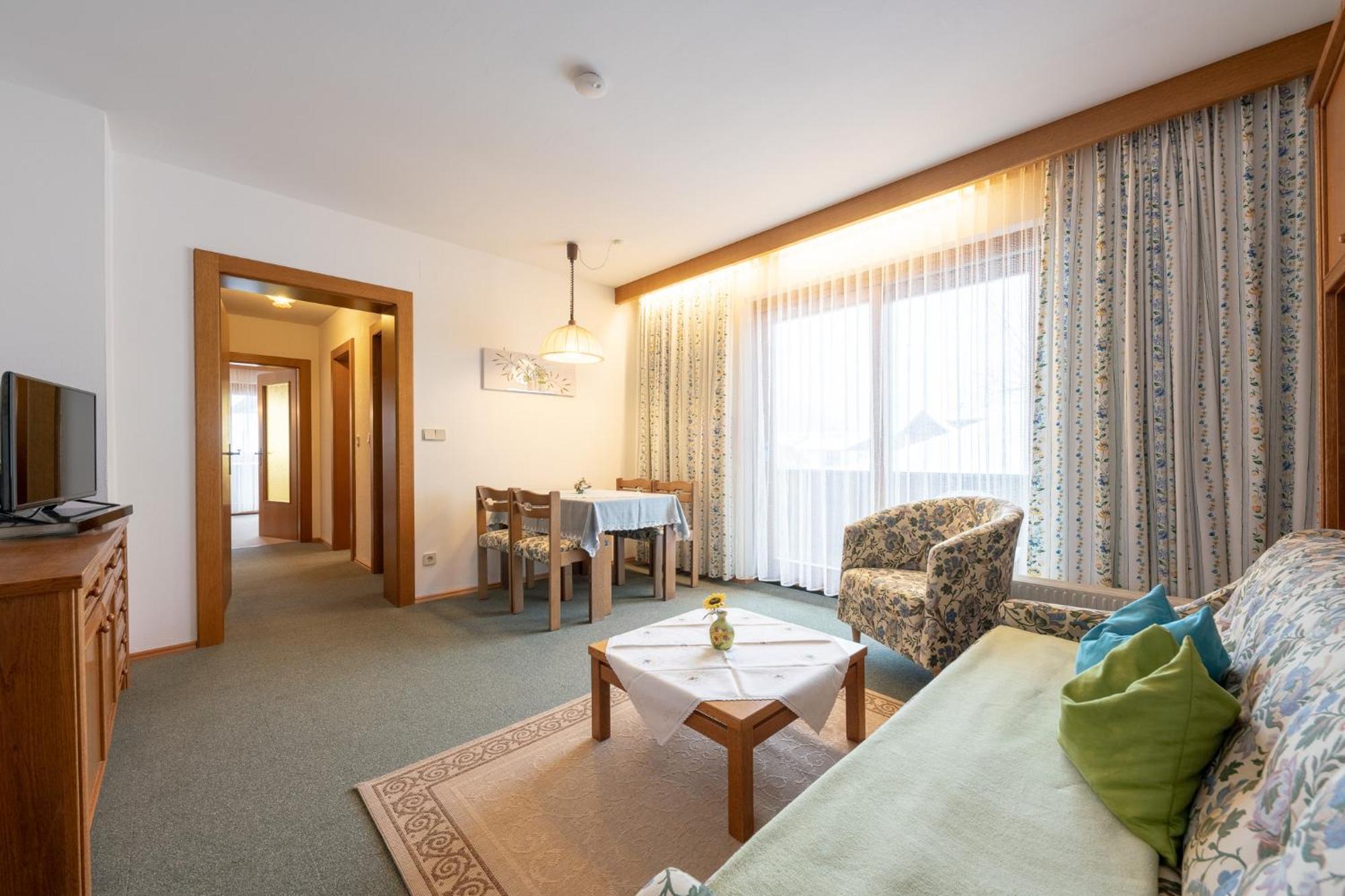 Fruehstueckspension-Appartementhaus Wasserer Bad Kleinkirchheim Buitenkant foto