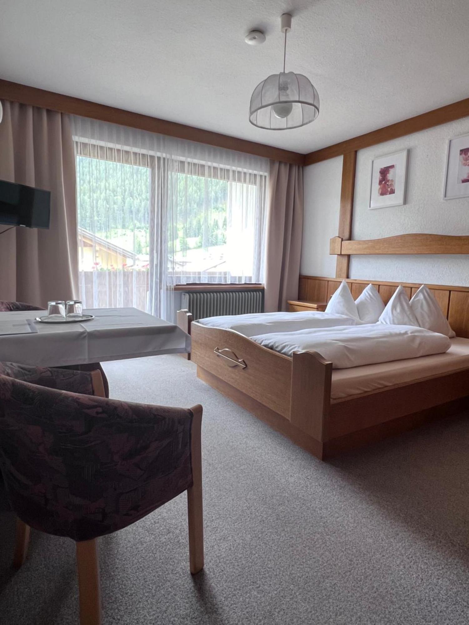 Fruehstueckspension-Appartementhaus Wasserer Bad Kleinkirchheim Buitenkant foto