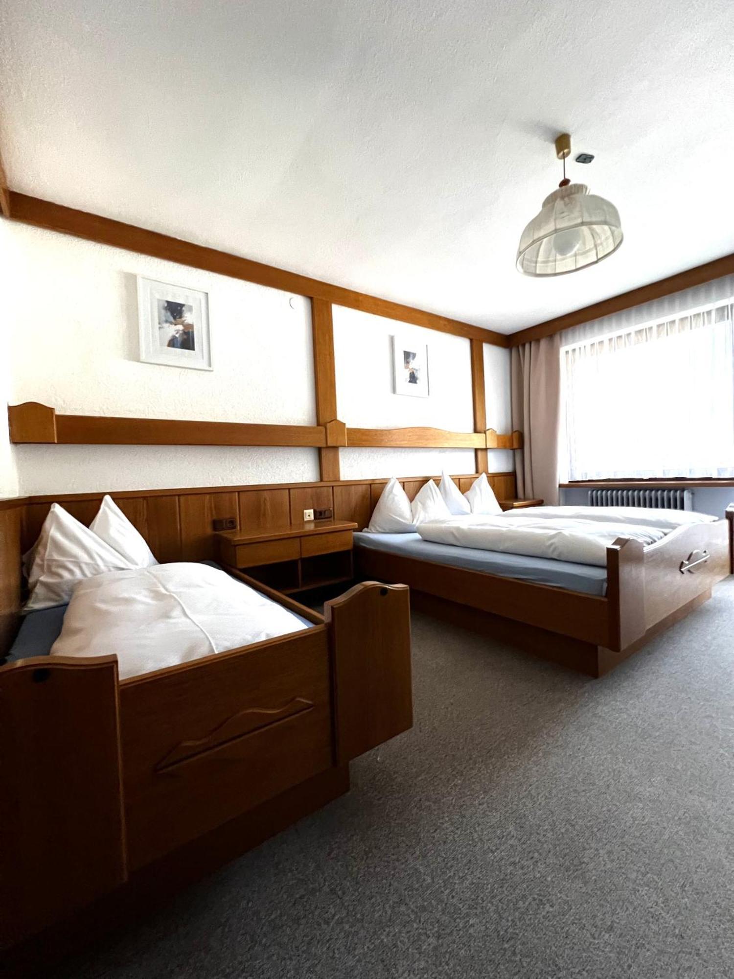 Fruehstueckspension-Appartementhaus Wasserer Bad Kleinkirchheim Buitenkant foto
